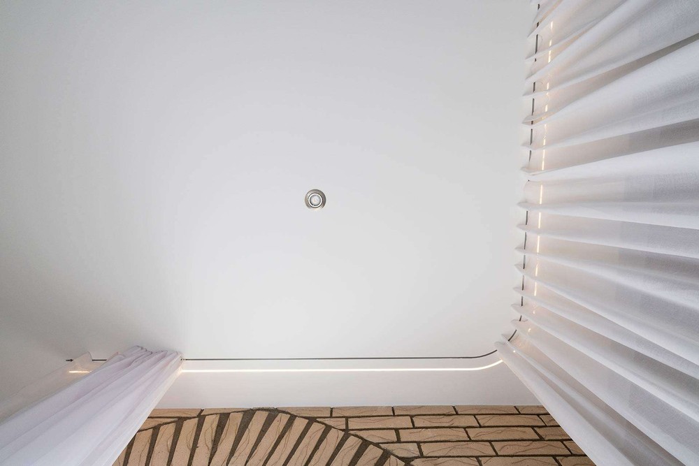 Mavčne plošče s skritimi vodili Nexfour